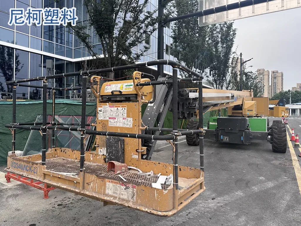尼龙扎带在高空作业车上的应用